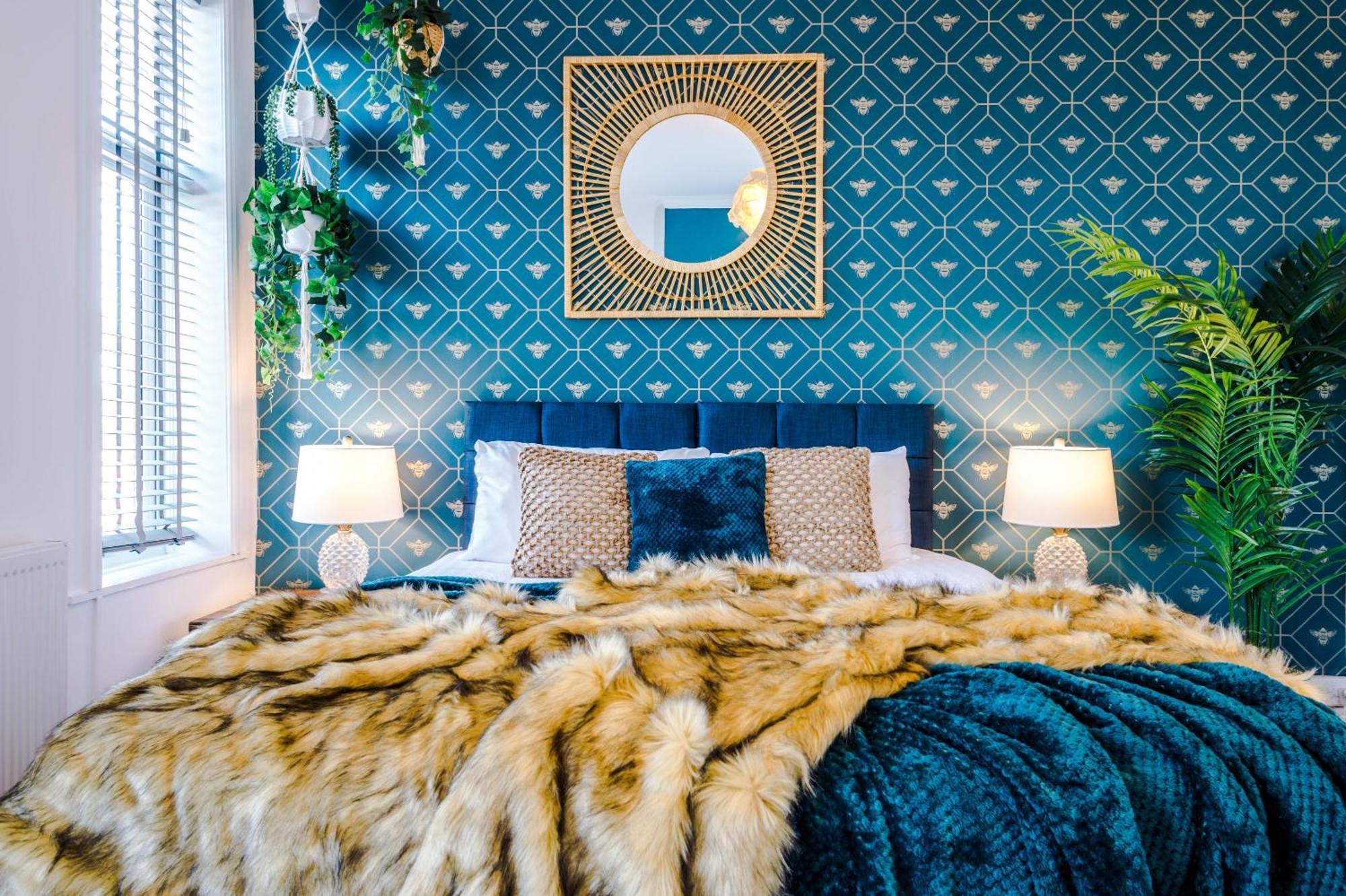 R&R At A Character Victorian Home Manchester Bagian luar foto