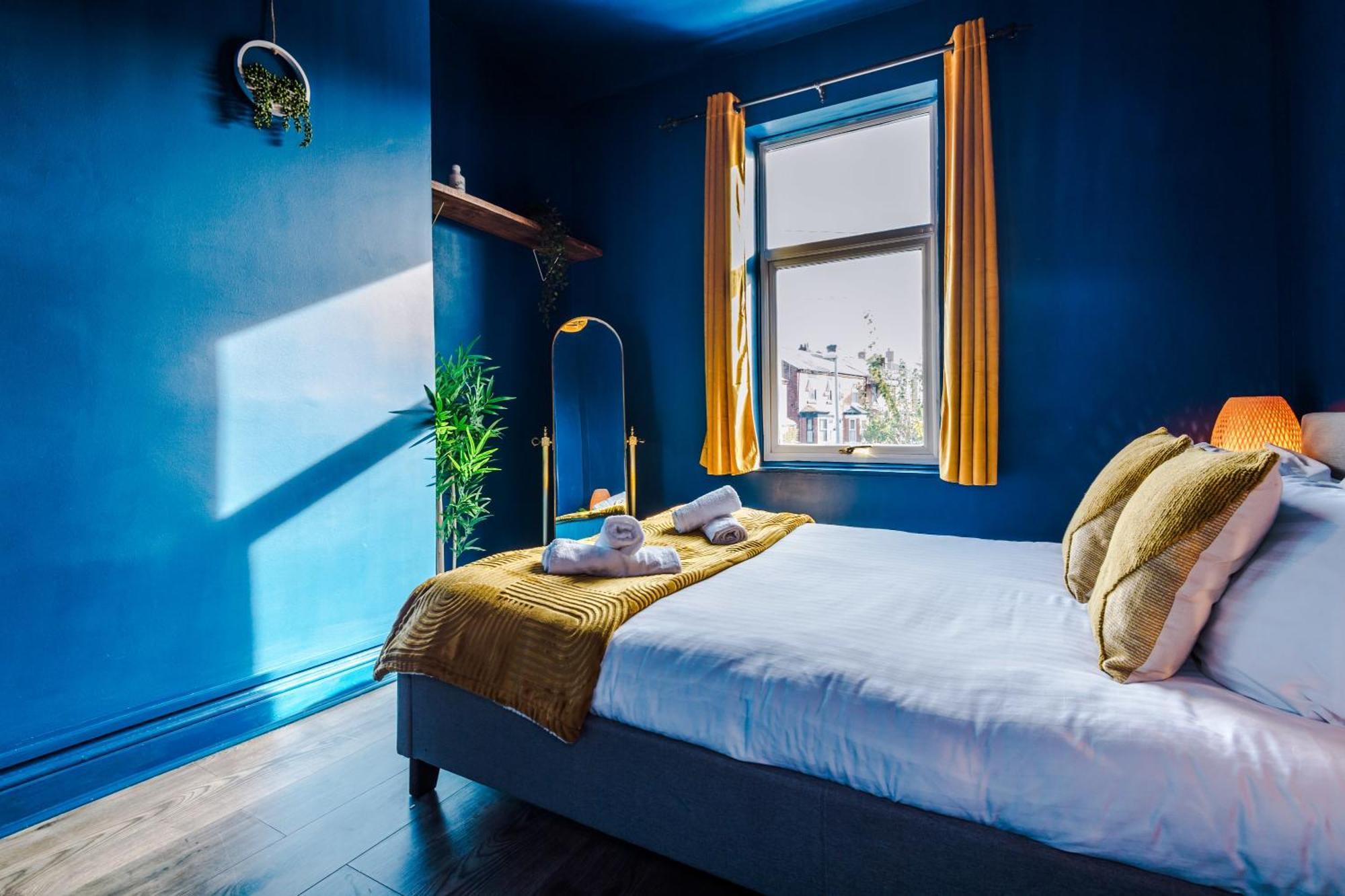 R&R At A Character Victorian Home Manchester Bagian luar foto