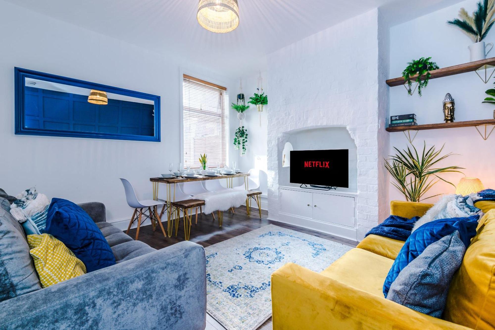 R&R At A Character Victorian Home Manchester Bagian luar foto