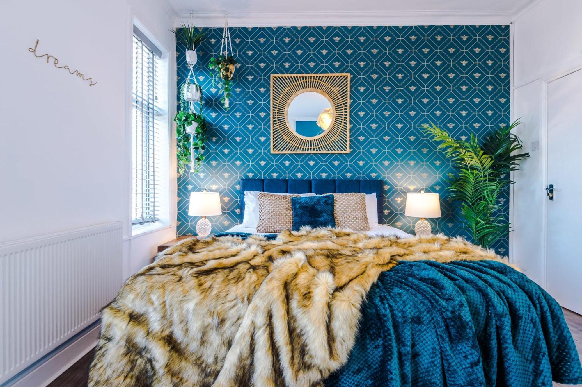 R&R At A Character Victorian Home Manchester Bagian luar foto